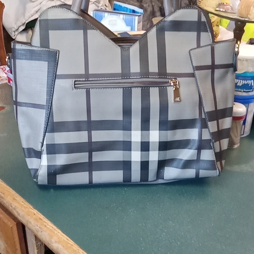 Purse - Picture 2 of 4